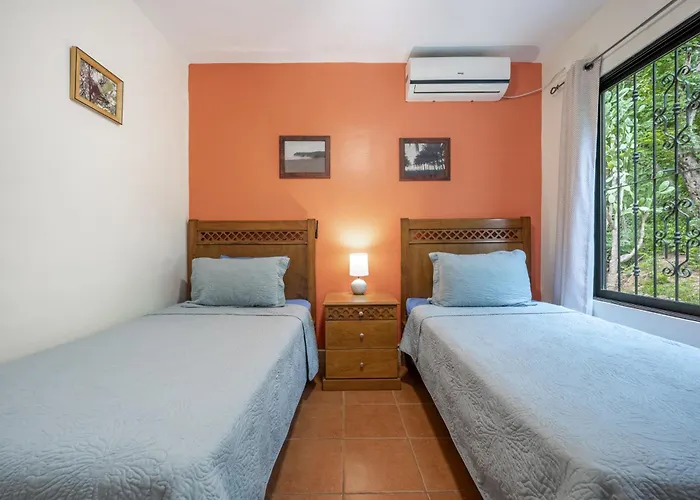 La Colina 8005